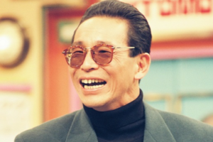 【2025年現在】タモリは奥さんと終活。嫁との馴れ初めと子供がいない理由。